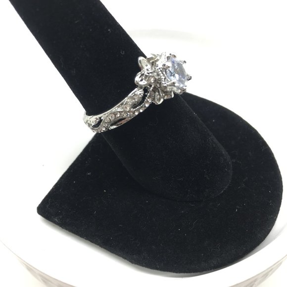 ring - Picture 2 of 4